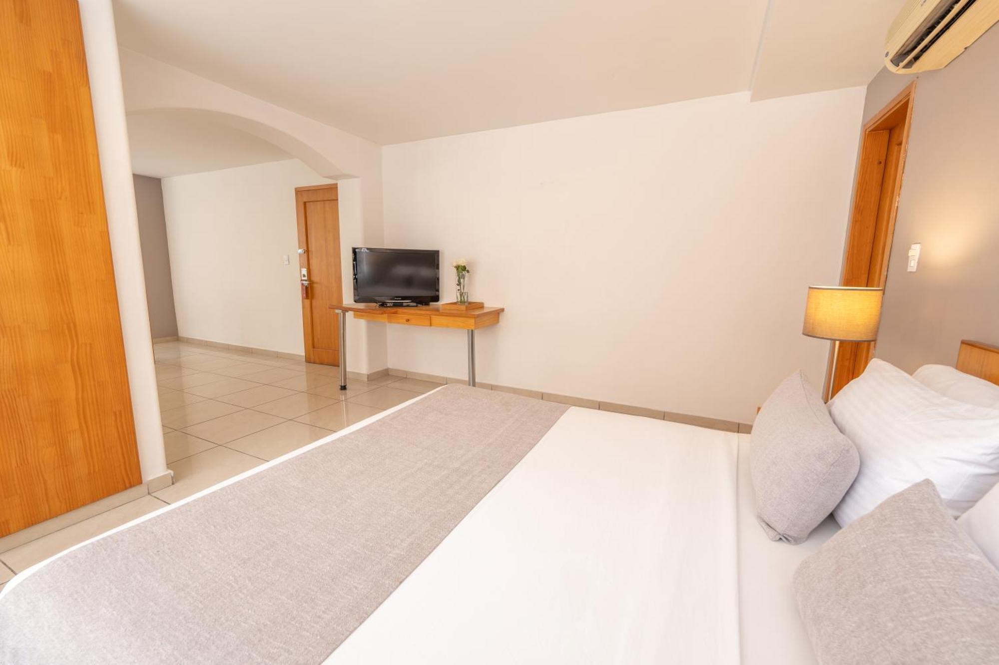 Basic Hotel Centenario By Hoteles Ms Cali Esterno foto