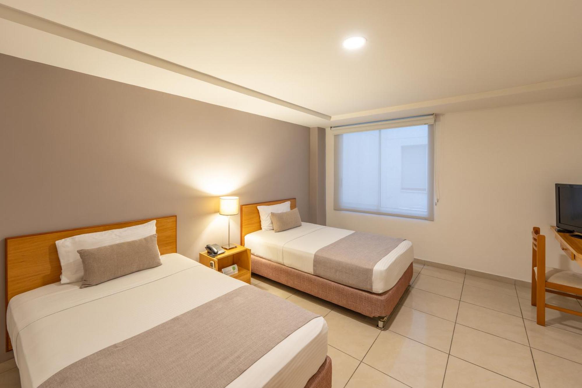 Basic Hotel Centenario By Hoteles Ms Cali Esterno foto