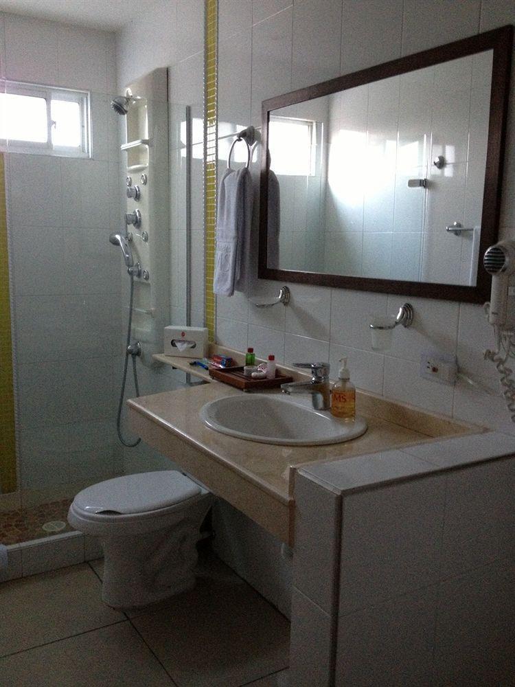 Basic Hotel Centenario By Hoteles Ms Cali Esterno foto