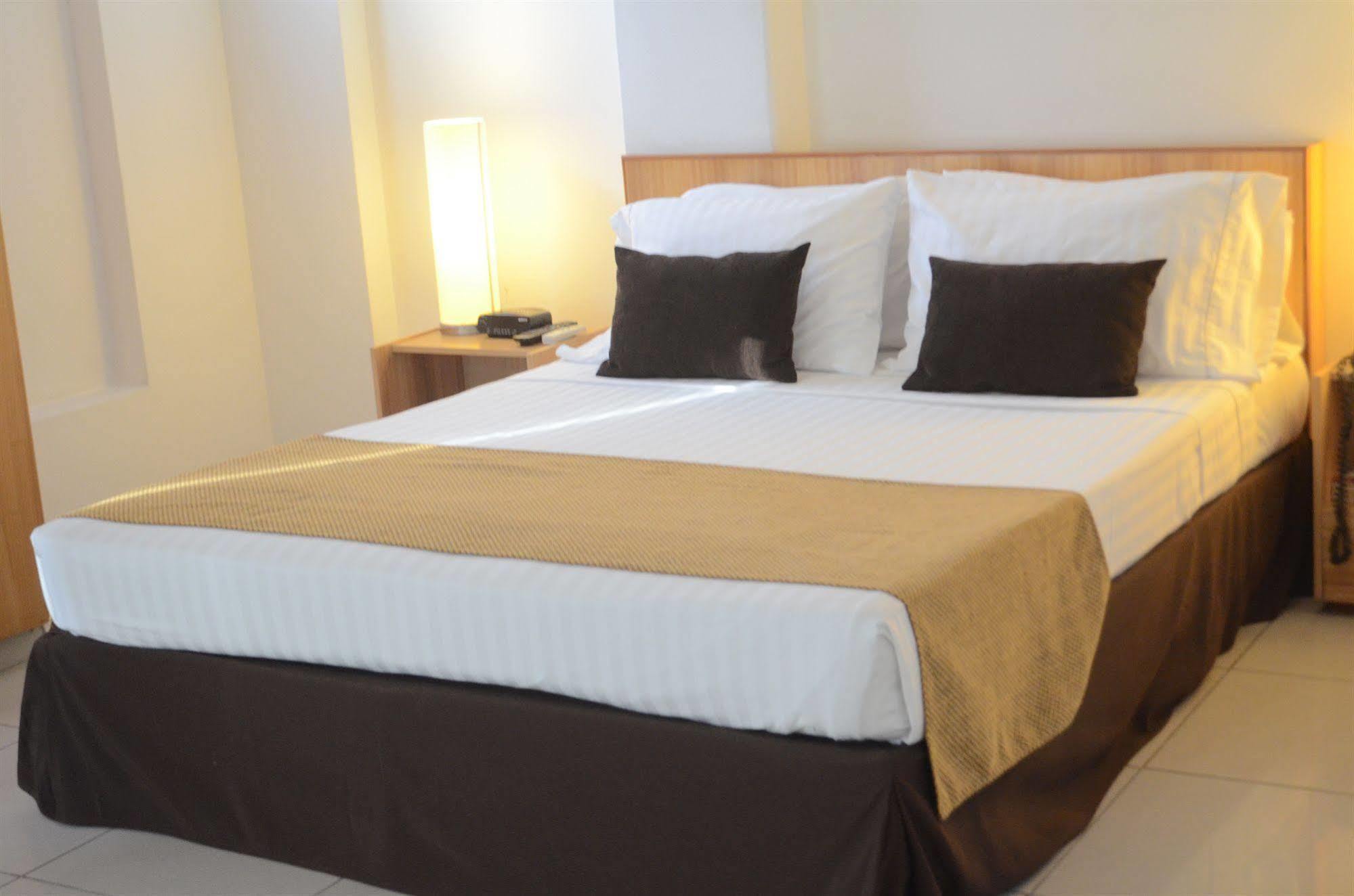 Basic Hotel Centenario By Hoteles Ms Cali Esterno foto