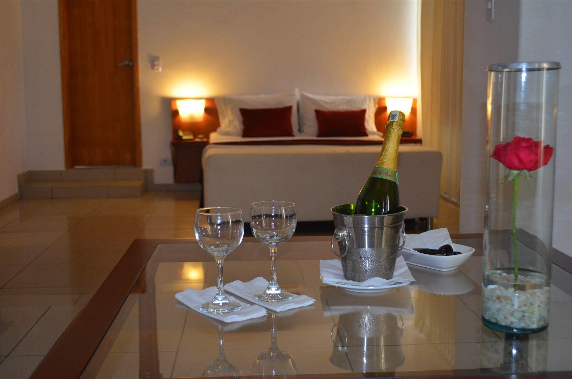 Basic Hotel Centenario By Hoteles Ms Cali Esterno foto